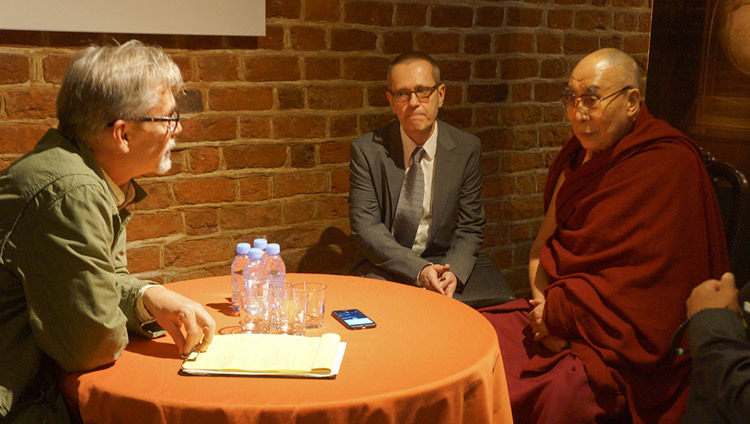 Jacek Zakowski of Polityka interviewing His Holiness the Dalai Lama at the City Museum in Wroclaw, Poland on September 20, 2016. Photo/Jeremy Russell/OHHDL