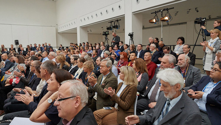 Members of the audience applauding at the conclusion at the Forum 2000 closing panel on the World and Its Current Challenges in Prague, Czech Republic on October 18, 2016. Photo/Olivier Adam