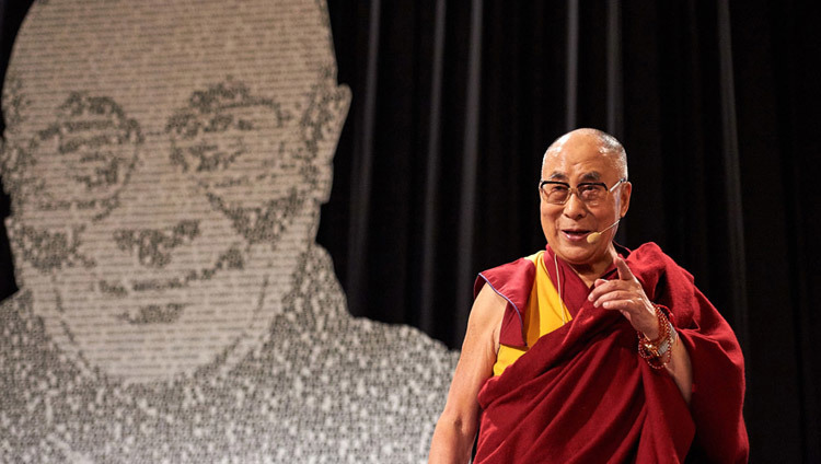 His Holiness the Dalai Lama speaking at the Lucerna Palace in Prague, Czech Republic on October 19, 2016. Photo/Olivier Adam