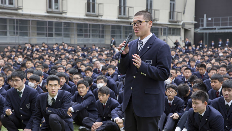A student asking His Holiness the Dalai Lama a question during his talk at Seifu High School in Osaka, Japan on November 10, 2016. Photo/Jigme Choephel