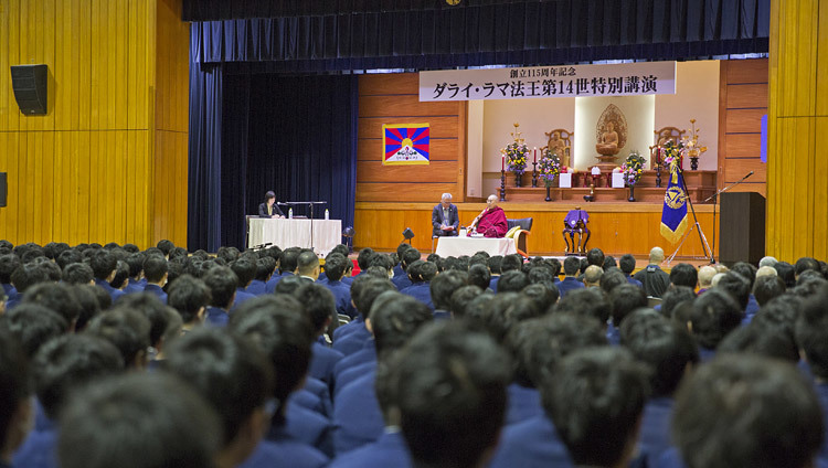 His Holiness the Dalai Lama speaking at Setagaya Junior High School in Tokyo, Japan on November 16, 2016. Photo/Jigme Choephel