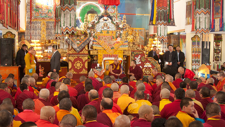 His Holiness the Dalai Lama speaking at Yiga Choeling Dratsang in Ulannbaatar, Mongolia on November 19, 2016. Photo/Igor Yanchoglov