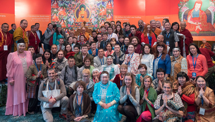 His Holiness the Dalai Lama posing for one of many group photos with all the attendees from Russia and Mongolia at the conclusion of his teaching in Delhi, India on December 27, 2016. Photo/Tenzin Choejor/OHHDL