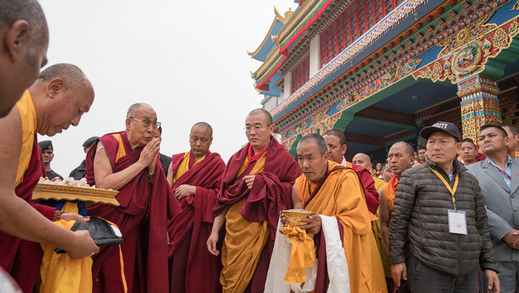 His Holiness the Dalai Lama arriving at Palyul Thupten Choekhor Dargyeling in Bodhgaya, Bihar, India on December 31, 2016. Photo/Tenzin Choejor/OHHDL