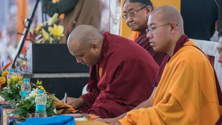 Sakya Trizin, Gyalwang Karmapa and Taklung Shabdrung during the first day of the Kalachakra Empowerment, Entry into the Mandala, in Bodhgaya, Bihar, India on January 11, 2017. Photo/Tenzin Choejor/OHHDL