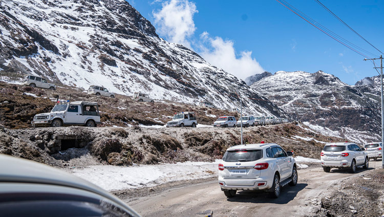 His Holiness the Dalai Lama's motorcade enroute from Dirang to Tawang, Arunachal Pradesh, India on April 7, 2017. Photo by Tenzin Choejor/OHHDL