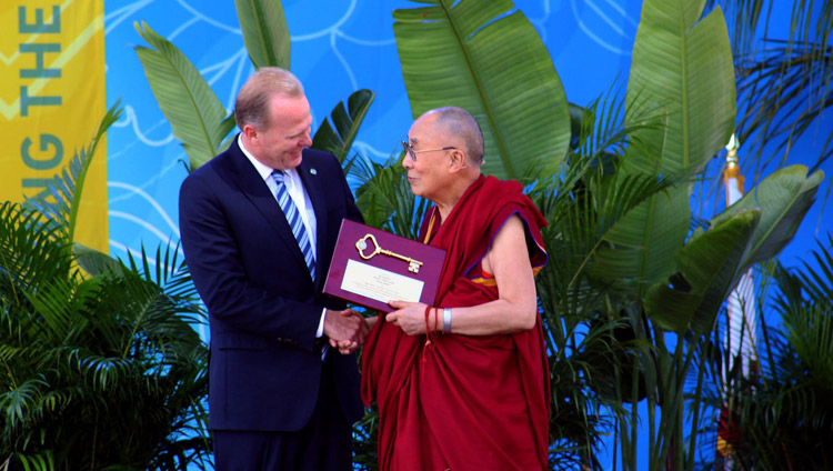 Mayor of San Diego Kevin Faulconer presenting His Holiness the Dalai Lama the key to the city at the start of his public talk in San Diego, CA, USA on June 16, 2017. Photo by UCSD