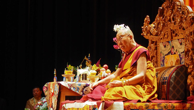 His Holiness the Dalai Lama addressing the gathering during his meeting with the Tibetan community in Minneapolis, MN, USA on June 24, 2017. Photo by Jeremy Russell/OHHDL