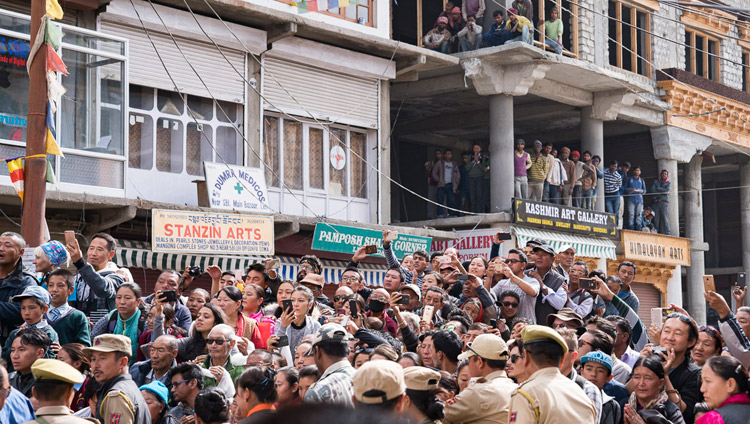 Well-wishers lining the road waiting to see His Holiness the Dalai Lama on his way to the Jokhang in Leh, Ladakh, J&K, India on July 5, 2017. Photo by Tenzin Choejor/OHHDL