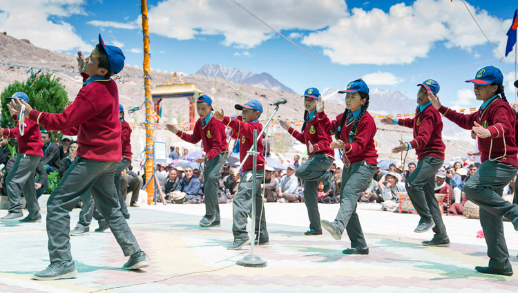 Students from Lamdon School engaging in debate during the closing ceremony of the Great Summer Debate at the teaching ground in Disket, Nubra Valley, J&K, India on July 10, 2017. Photo by Tenzin Choejor/OHHDL