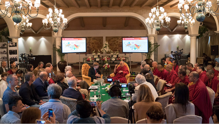 His Holiness the Dalai Lama delivering his opening remarks at the dialogue between Russian and Buddhist scholars in New Delhi, India on August 7, 2017. Photo by Tenzin Choejor/OHHDL