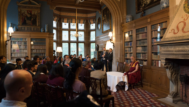 His Holiness the Dalai Lama meeting with a group of Chinese, Mongol and Uyghur scholars, students and business people in Frankfurt, Germany on September 13, 2017. Photo by Tenzin Choejor