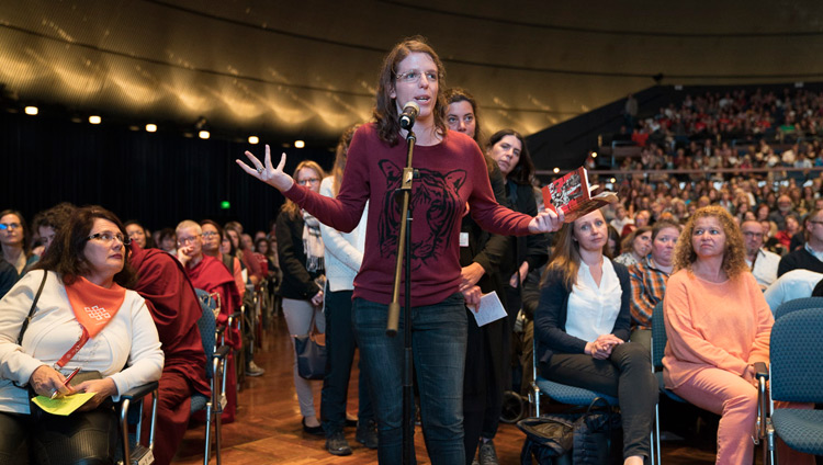 A member of the audience asking His Holiness the Dalai Lama a question during his talk at the Jahrhunderthalle in Frankfurt, Germany on September 13, 2017. Photo by Tenzin Choejor