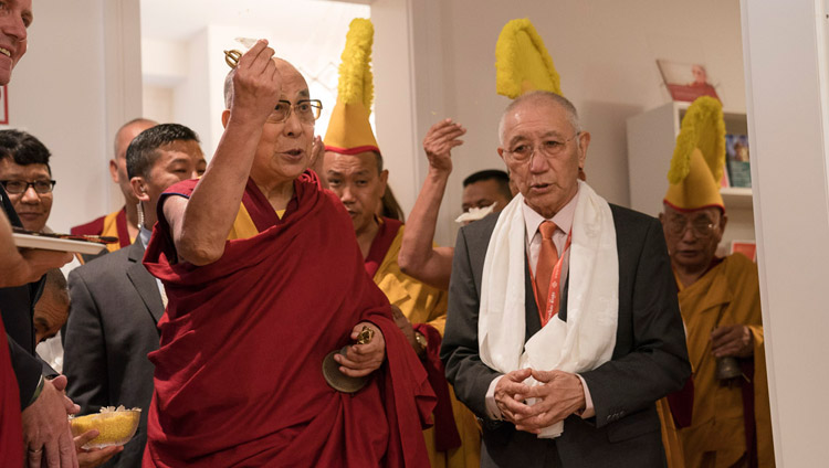His Holiness the Dalai Lama and Dagyab Rinpoche recited verses of consecration to indicate the inauguration of the newly established Tibethaus in Frankfurt, Germany on September 14, 2017. Photo by Tenzin Choejor