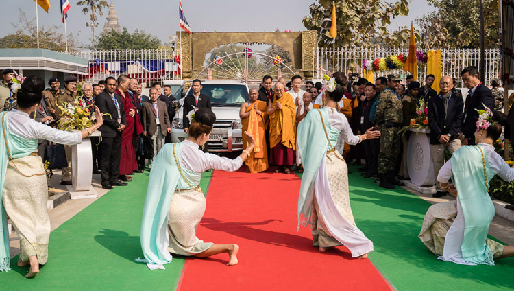 Thai dancers giving a welcoming performance on His Holiness the Dalai Lama's arrival at Wat Pa Buddhagaya Vanaram Temple in Bodhgaya, Bihar, India on January 25, 2018. Photo by Tenzin Choejor
