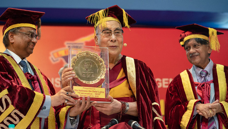 Chairman of the Board of Governors Anil Shastri looks on as LBSIM Director, Dr DK Srivastava offers His Holiness the Dalai Lama a memento of his visit at the conclusion of the Lal Bahadur Shastri Institute of Management Convocation in New Delhi, India on April 23, 2018. Photo by Tenzin Choejor