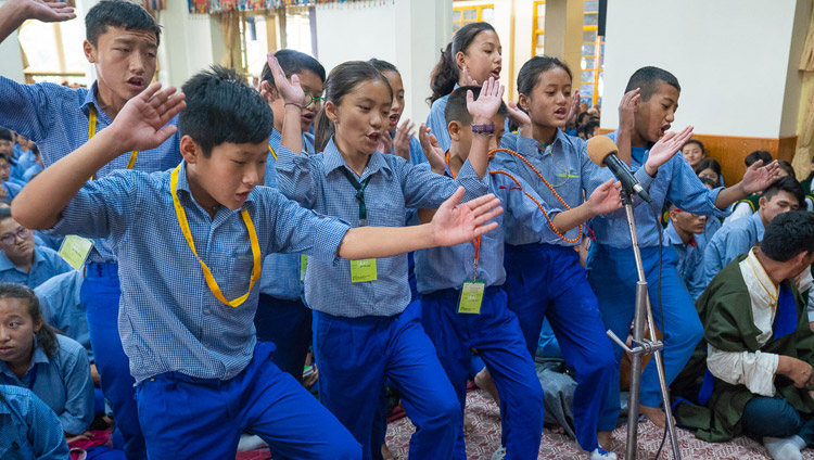 Students from TCV School at Gopalpur demonstrating debate at the start of the second day of His Holiness the Dalai Lama's teaching for young Tibetan students at the Main Tibetan Temple in Dharamsala, HP, India on June 7, 2018. Photo by Tenzin Phuntsok