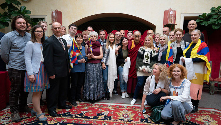 His Holiness the Dalai Lama joining members of the Lithuanian Parliamentary Group for Tibet and Tibet supporters for a group photo in Vilnius, Lithuania on June 14, 2018. Photo by Tenzin Choejor His Holiness the Dalai Lama joining members of the Lithuanian Parliamentary Group for Tibet and Tibet supporters for a group photo in Vilnius, Lithuania on June 14, 2018. Photo by Tenzin Choejor