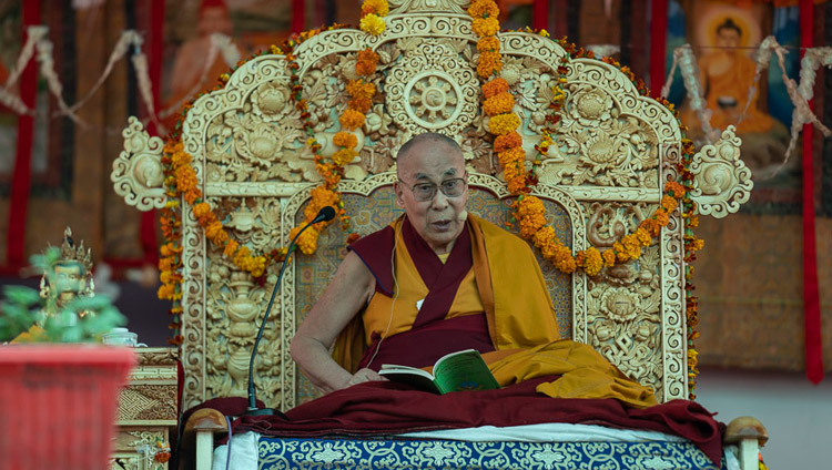 His Holiness the Dalai Lama explaining Je Tsongkhapa's "The Principal Aspects of the Path" during his teaching at Samstanling Monastery in Sumur, Nubra Valley, Ladakh, J&K, India on July 16, 2018. Photo by Tenzin Choejor