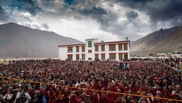 Several thousand local people listening to His Holiness the Dalai Lama speaking at the new medical facility known as the Men-Tsee-Khang in Padum, Zanskar, J&K, India on July 24, 2018. Photo by Tenzin Choejor