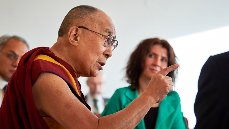 His Holiness the Dalai Lama speaking to a group of Dutch Parliamentarians in Rotterdam, the Netherlands on September 17, 2018. Photo by Olivier Adam