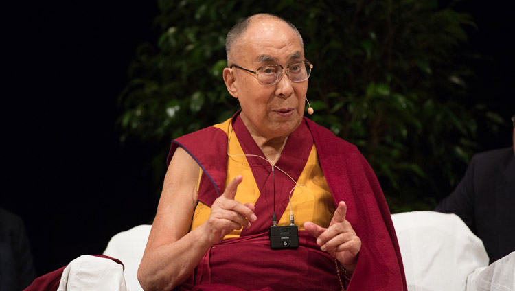 His Holiness the Dalai Lama speaking at the dialogue on Happiness and Responsibility in Heidelberg, Germany on September 20, 2018. Photo by Manuel Bauer