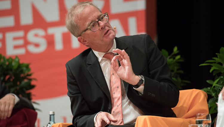 Gerontologist Dr Andreas Kruse speaking at the dialogue on Happiness and Responsibility in Heidelberg, Germany on September 20, 2018. Photo by Manuel Bauer