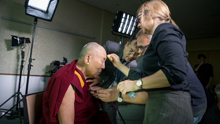 His Holiness the Dalai Lama preparing for his interview with Islamic scholar and journalist Amira Hafner-Al Jabaji in Zurich, Switzerland on September 22, 2018. Photo by Manuel Bauer