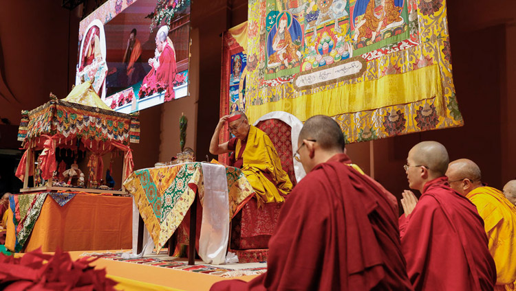 His Holiness the Dalai Lama performing preparatory procedures for the Avalokiteshvara Empowerment he was to give in Yokohama, Japan on November 15, 2018. Photo by Tenzin Jigme