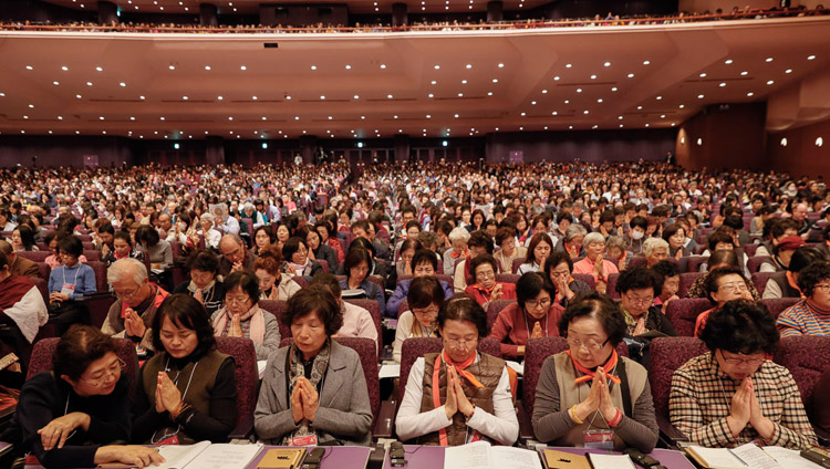 Members of the audience listening to His Holiness the Dalai Lama on the inal day of his teachings in Yokohama, Japan on November 15, 2018. Photo by Tenzin Jigme