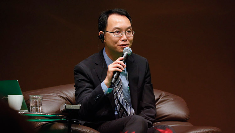 Dr Chong-Sun Chu, a quantum physicist from Taiwan, talking about how the universe works at the Dialogue between Modern Science and Buddhist Science in Yokohama, Japan on November 16, 2018. Photo by Tenzin Jigme