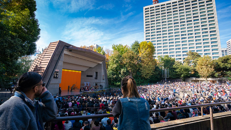 A view of the Hibiya Open-Air Concert Hall pavilion during His Holiness the Dalai Lama's talk in Tokyo, Japan on November 17, 2018. Photo by Tenzin Choejor