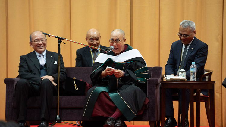 His Holiness the Dalai Lama addressing the audience at Reitaku University in Chiba, Japan on November 19, 2018. Photo by Tenzin Choejor