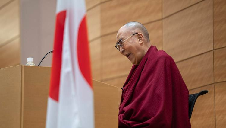 His Holiness the Dalai Lama speaking to the All Party Japanese Parliamentary Group for Tibet at the Japanese parliamentary complex in Tokyo, Japan on Novmeber 20, 2018. Photo by Tenzin Choejor