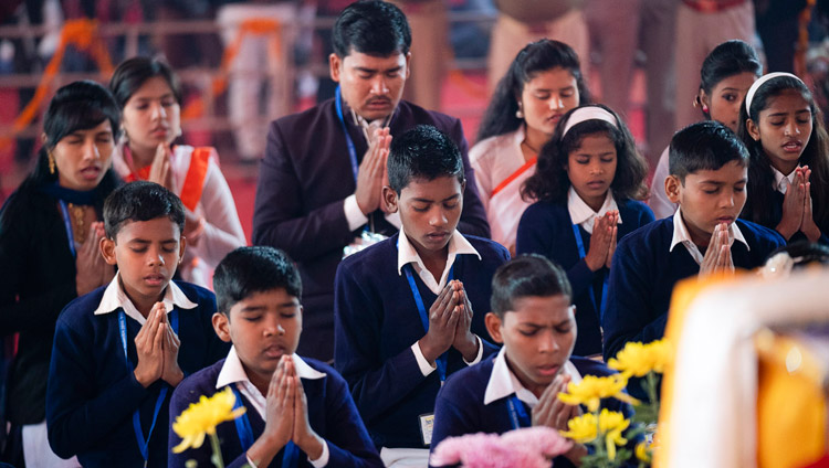 School-children reciting the Mangala Sutta in Pali opening the second day of His Holiness the Dalai Lama's teaching in Sankisa, UP, India on December 4, 2018. Photo by Lobsang Tsering