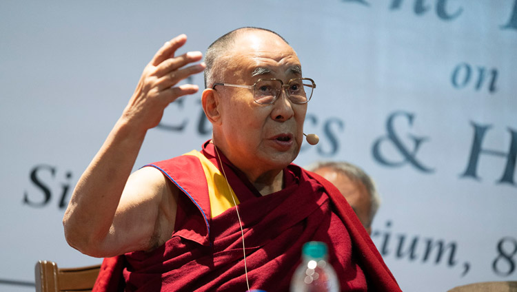 His Holiness the Dalai Lama speaking at the 1st Yuvraj Krishan Memorial Lecture at Siri Fort Auditorium in New Delhi, India on December 8, 2018. Photo by Lobsang Tsering