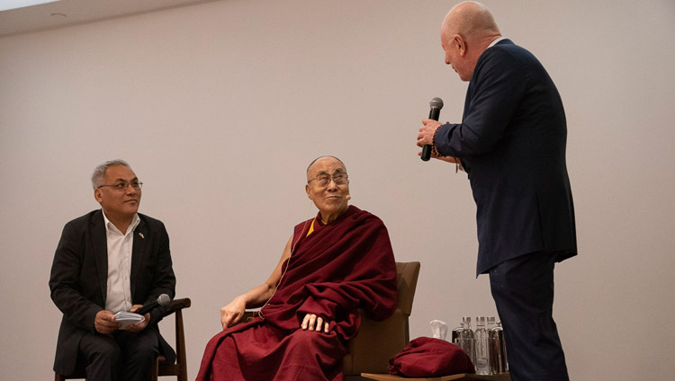 American philanthropist Bobby Sager introducing His Holiness the Dalai Lama at the start of his meeting with Youth Global Leaders in New Delhi, India on April 7, 2019. Photo by Tenzin Choejor