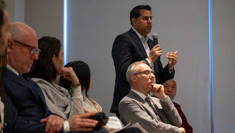 A member of the audience asking His Holiness a question during his meeting with Youth Global Leaders in New Delhi, India on April 7, 2019. Photo by Tenzin Choejor