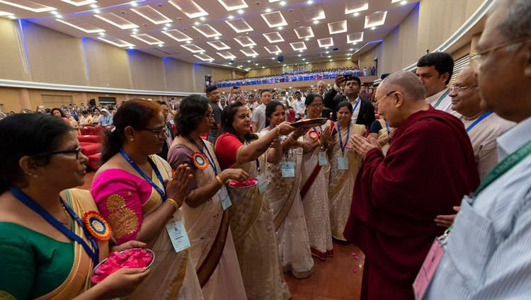 His Holiness the Dalai Lama receiving a traditional welcome on his arrival at the Father Muller Convention Centre to attend the 52nd National Convention of the All India Association of Catholic Schools in Mangaluru, Karnataka, India on August 30, 2019. Photo by Tenzin Choejor