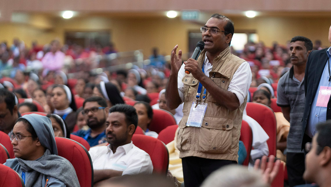 A member of the audience asking His Holiness the Dalai Lama a question during his talk at the 52nd National Convention of the All India Association of Catholic Schools in Mangaluru, Karnataka, India on August 30, 2019. Photo by Tenzin Choejor
