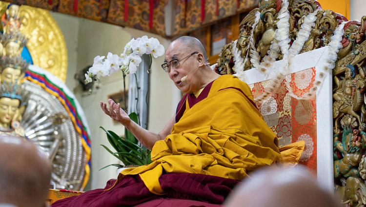 His Holiness the Dalai Lama explaining bodhichitta on the final day of teachings at the Main Tibetan Temple in Dharamsala, HP, India on November 6, 2019. Photo by Ven Tenzin Jamphel