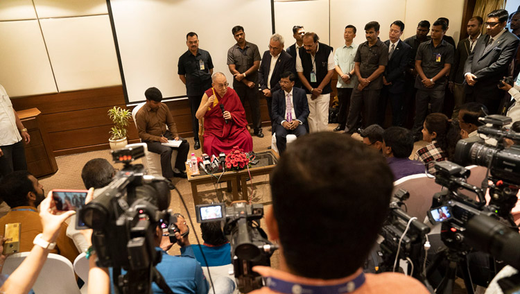 His Holiness the Dalai Lama meeting with media representatives in Aurangabad, Maharashtra, India on November 23, 2019. Photo by Tenzin Choejor