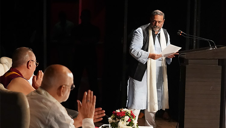 Vice-Chancellor of Goa University, Varun Sahni, announcing the launch of the Launch of Dalai Lama Chair for Nalanda Studies at Goa University at the start of the program at Kala Academy in Goa, India on December 11, 2019. Photo by Lobsang Tsering