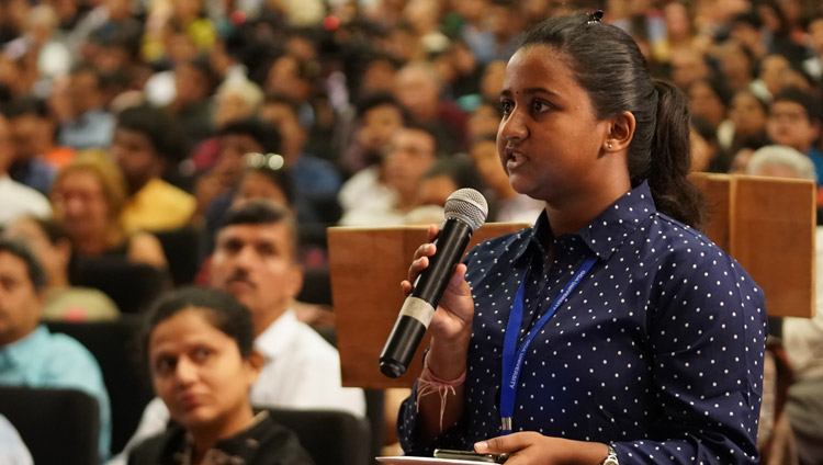 A student from Goa University asking His Holiness the Dalai Lama a question during his talk at Kala Academy in Goa, India on December 11, 2019. Photo by Lobsang Tsering