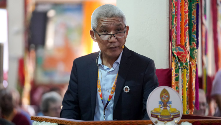 Dr Thupten Jinpa giving an overview of the International Conference on Je Tsongkhapa at Gaden Lachi Assembly Hall in Mundgod, Karnataka, India on December 20, 2019. Photo by Lobsang Tsering