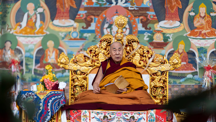 His Holiness the Dalai Lama commenting on Gyelsay Thogmé Sangpo's ‘Thirty-seven Practices of Bodhisattvas’ during his teaching at the Kalachakra Ground in Bodhgaya, Bihar, India on January 2, 2020. Photo by Tenzin Choejor