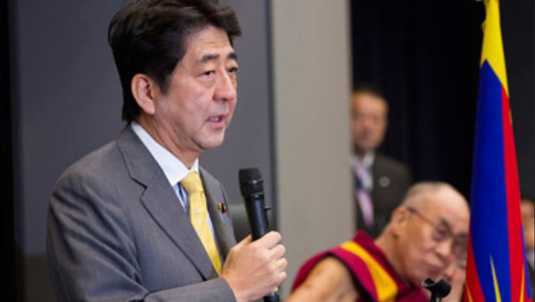 Former Japanese Prime Minister Shinzo Abe welcomes His Holiness the Dalai Lama to the Japanese Parliament building to address a gathering of parliamentarians in Tokyo, Japan, on November 13, 2012. Photo/Office of Tibet Japan