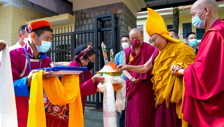 His Holiness the Dalai Lama receiving a traditional welcome on his arrival at the Main Tibetan Temple courtyard in Dharamsala, HP, India on September 7, 2022. Photo by Ven Tenzin Jamphel