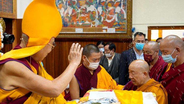  The Nechung Oracle in a spontaneous trance during the Long Life Prayer offered to His Holiness the Dalai Lama at the Main Tibetan Temple in Dharamsala, HP, India on September 7, 2022. Photo by Ven Tenzin Jamphel