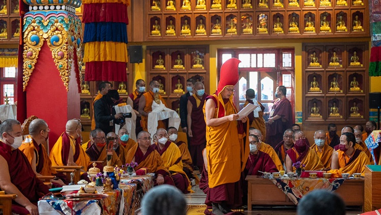 Kunsang Dechen, Abbot of Namdroling Monastery, reciting a tribute to His Holiness the Dalai Lama along with requests that he live long during Long Life Prayers at Palyul Namdroling Monastery in Bodhgaya, Bihar, India on January 18, 2023. Photo by Tenzin Choejor